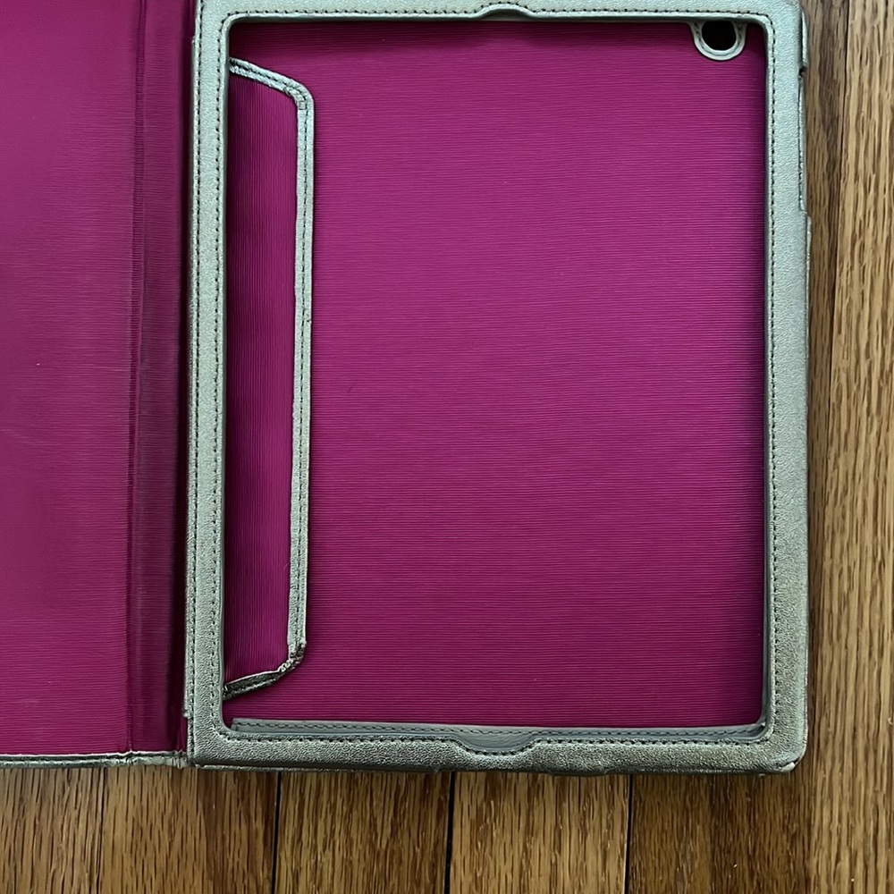 Vintage Coach IPad Case - Picture 2 of 5